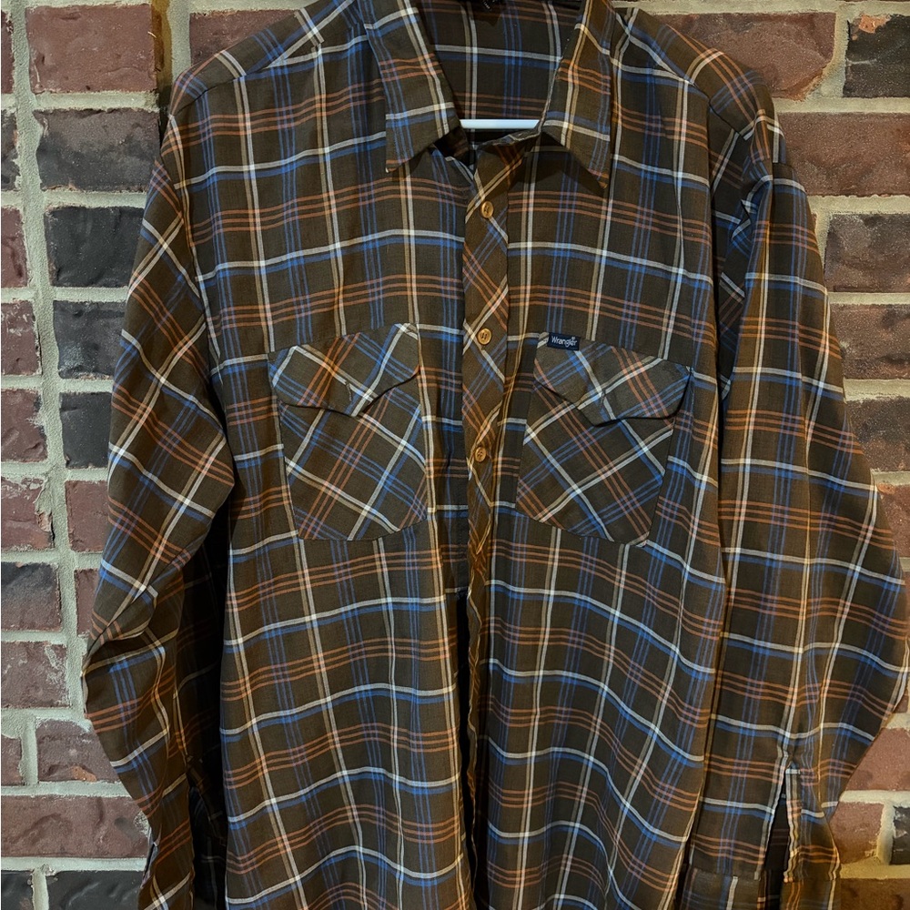 Wrangler Brown Plaid Shirt with Blue and Tan Stripes